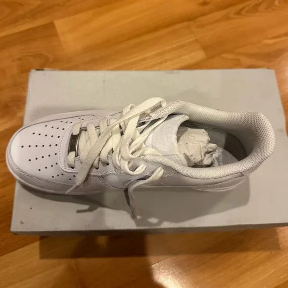 New In Box Nike Air Force 1 '07 - Size M8, W9.5 - Picture 3 of 9